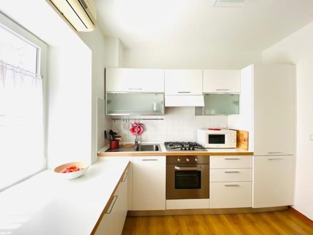 Civico Uno Apartment ตรีเอสเต ภายนอก รูปภาพ