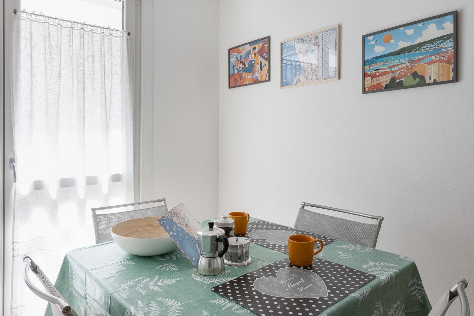 Civico Uno Apartment ตรีเอสเต ภายนอก รูปภาพ